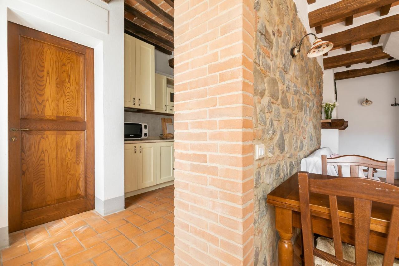 Noi2+2 Vacanze - App. ANDREA Contignano Exterior foto