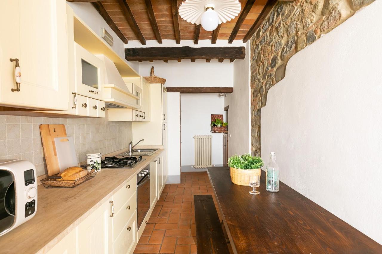Noi2+2 Vacanze - App. ANDREA Contignano Exterior foto